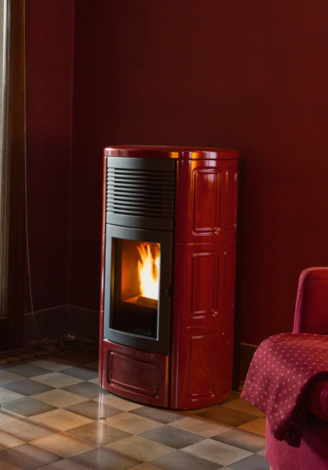 Stufa-a-pelle-Suite-10kW-e-Suite-12-14kW-canalizzabile